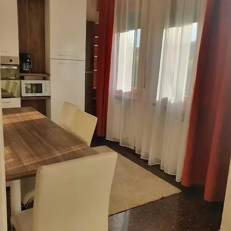 Apartment Villa Santa Maria Giardino Privato Vista Fiume Sandra