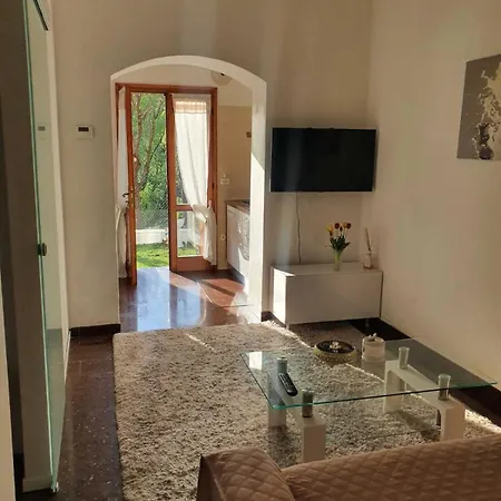 公寓 Santa Maria - Giardino Privato - Vista Fiume 桑德拉
